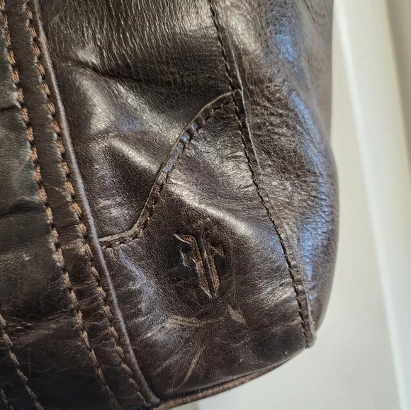 Frye Melissa tote bag in dark brown leather. - Picture 5 of 12